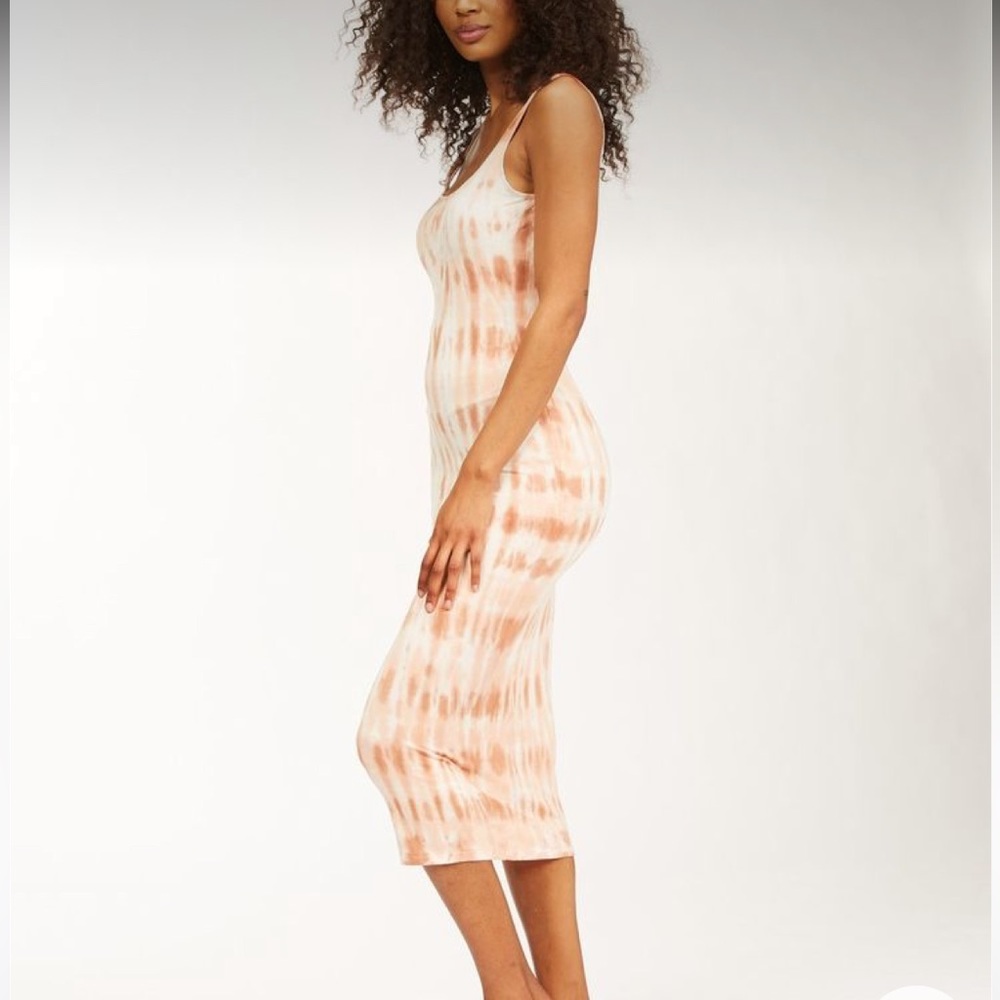 LIKE NEW Warm Waves Midi Dress
BILLABONG